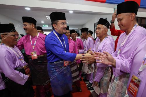 DATUK DR ASYRAF WAJDI DUSUKI