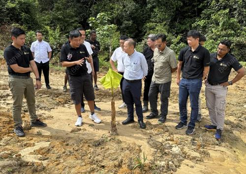 DATUK CHAN FOONG HIN