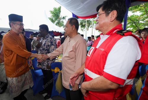DATUK SERI SALAHUDDIN AYUB