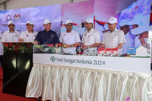 DATUK SERI FADILAH YUSOF  