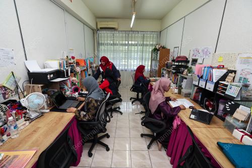 JOHOR-BILIK GURU (BANTUAN)
