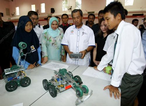 MUHYIDDIN YASSIN