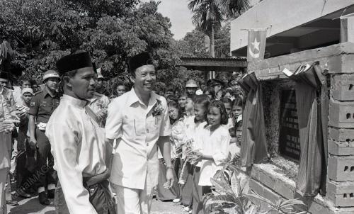 SEKOLAH