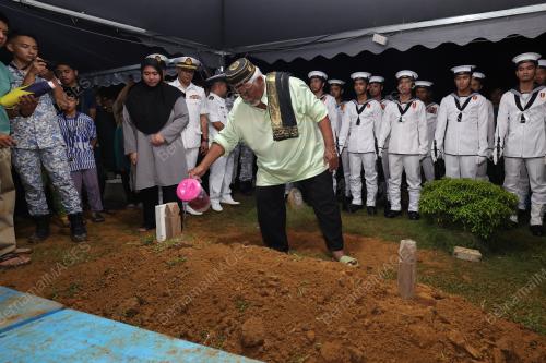 ALLAHYARHAM MUHAMAD AMIR MOHAMAD