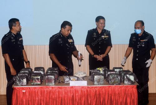 DATUK AYOB KHAN MYDIN PITCHAY