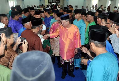JB06_25062017_SULTAN_IBRAHIM_SOLAT