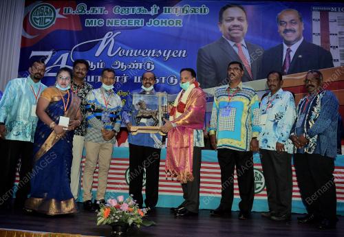 TAN SRI S.A VIGNESWARAN
