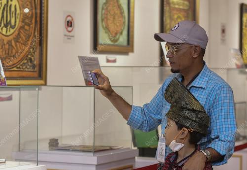 GALERI AURA ISLAM