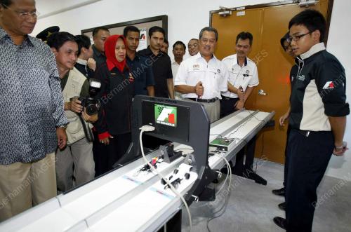 MUHYIDDIN YASSIN
