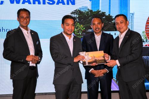 DATUK ONN HAFIZ GHAZI  