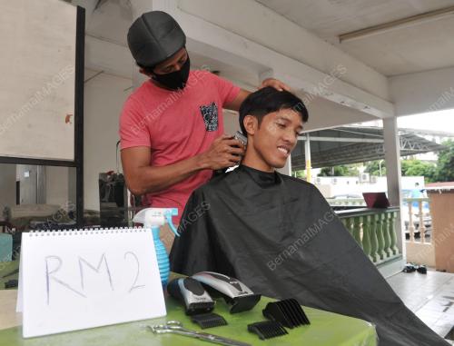 JB06_31012017_GUNTING_RAMBUT