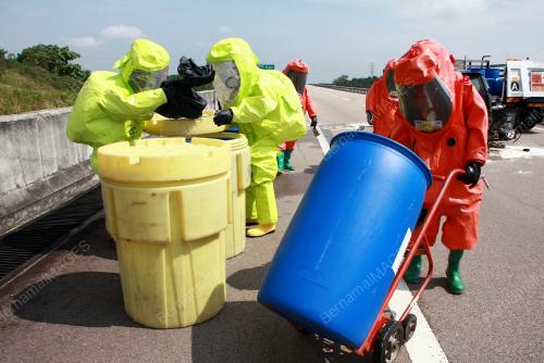 JB07_01072014_CHEMICAL_SPILL