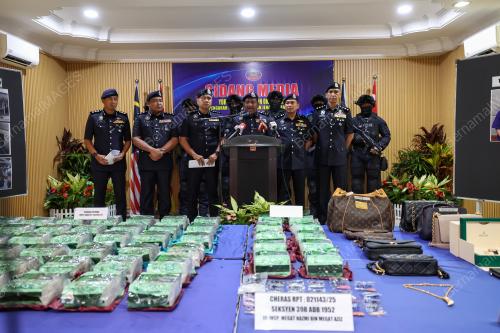 DATUK HUSSEIN OMAR