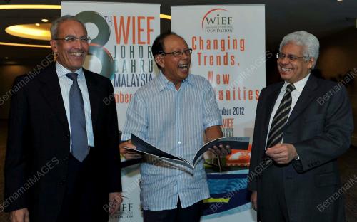 JB07_01112012_WIEF_KE8