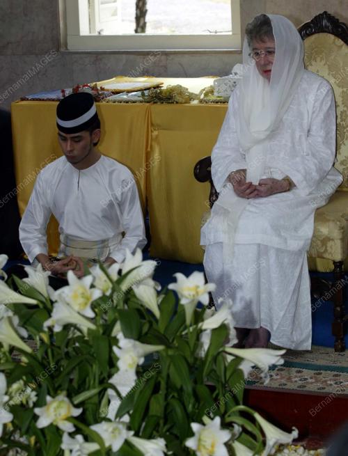 HAJJAH KHALSOM ABDULLAH