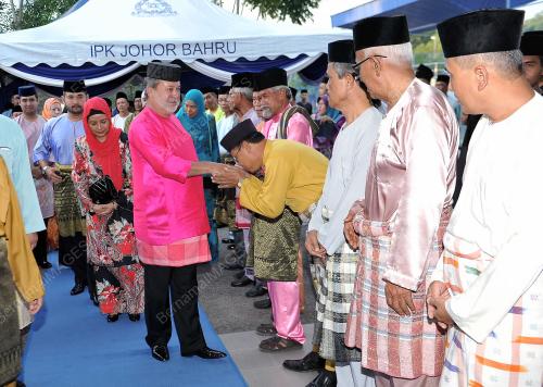 JB07_03072014_BERBUKA_POLIS