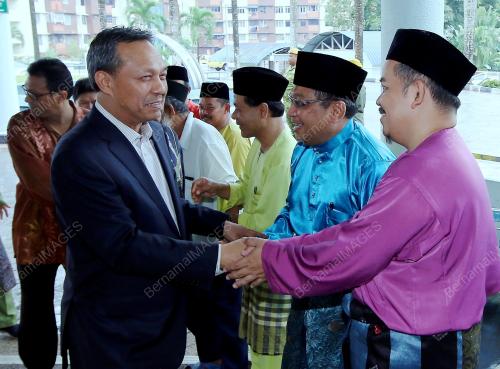 JB07_03082015_HASNI