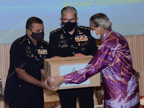 DATUK SERI MAZLAN LAZIM