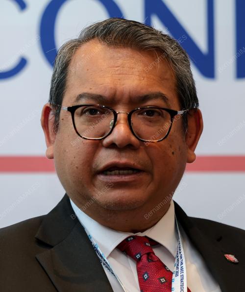 DATUK ROSLAN ABDUL RAHMAN