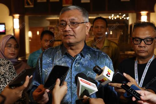 DATUK SERI DR SHAMSUL ANUAR NASARAH