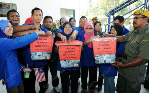 JB07_05032013_TABUNG_LAHAD_DATU