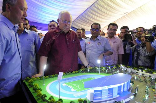JB07_05122016_PM_LARKIN