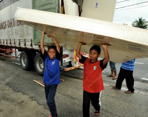 JB07_06112012_BANTUAN