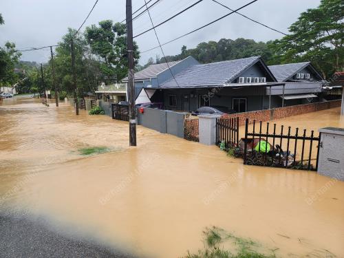 BANJIR KILAT