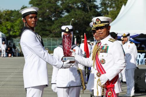 DATUK ABD HALIM SHAARI