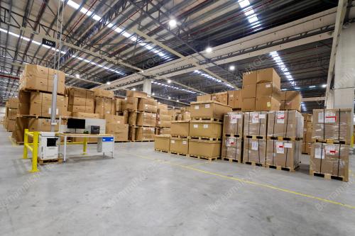 PUSAT LOGISTIK SERANTAU MERCEDES-BENZ