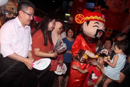 LIOW CAI TUNG