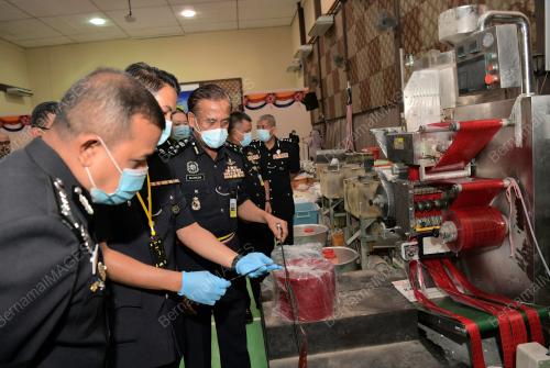 DATUK RAZARUDIN HUSAIN