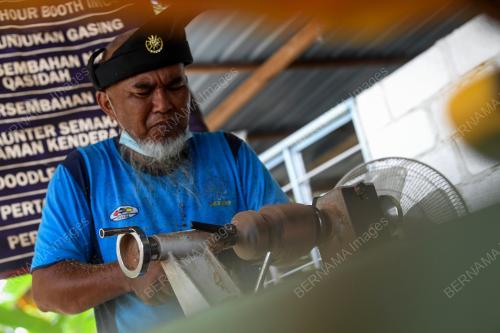 GASING FELDA KAMPUNG TENANG