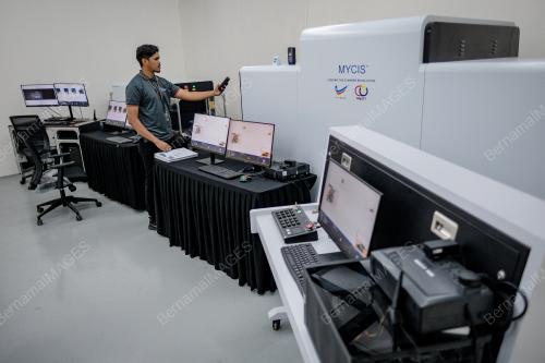 UTM BINA ALAT PENGIMBAS AI