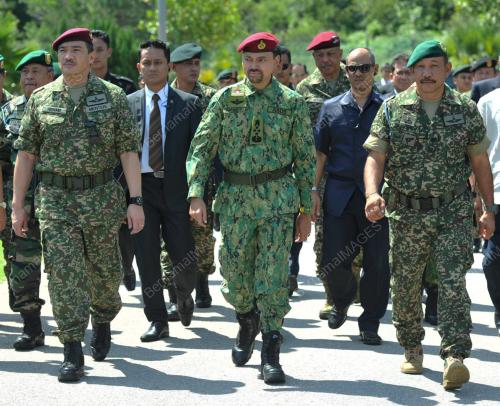 JB07_13112013_BERET_HIJAU