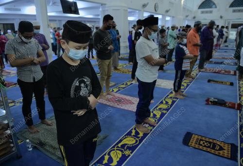 MASJID SULTAN ISKANDAR BANDAR DATO ONN