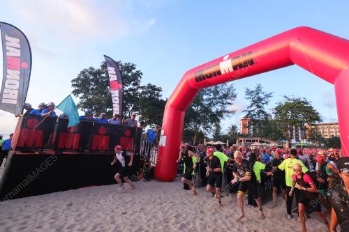 IRONMAN 70.3 DESARU COAST