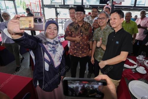 FAHMI FADZIL