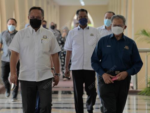 DATUK SERI MUSTAPA MOHAMED