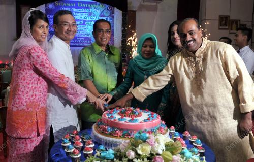 JB07_15112015_HARI_DEEPAVALI