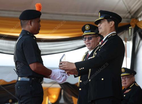 TAN SRI AZAM BAKI