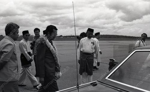 DR. MAHATHIR MOHAMAD