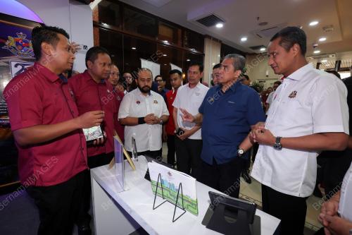 DATUK SERI SHAMSUL AZRI ABU BAKAR 