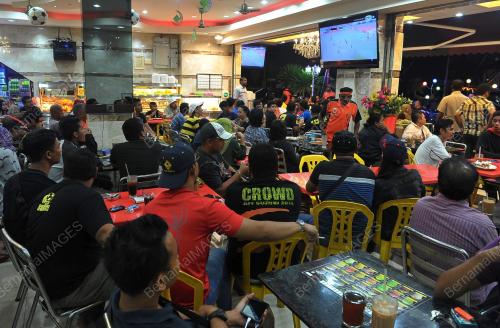 JB07_17122014_PIALA_AFF