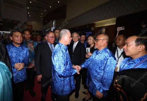 DATUK SERI FADILLAH YUSOF