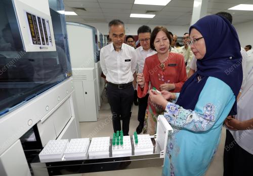 DR ZALIHA MUSTAFA