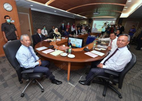 TAN SRI MUHYIDDIN YASSIN
