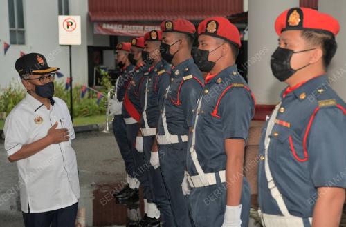 DATUK SERI DR ISMAIL ABD MUTTALIB
