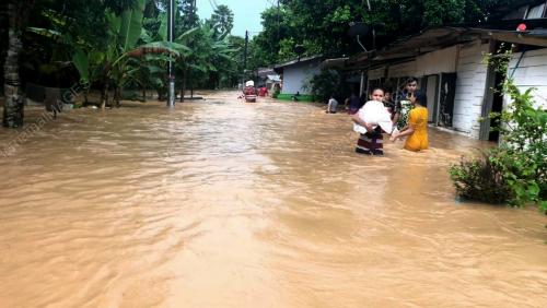 30 BUAH RUMAH DINAIKI AIR DI KAMPUNG KEMPAS BARU
