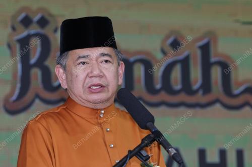 DATUK SERI SALAHUDDIN AYUB